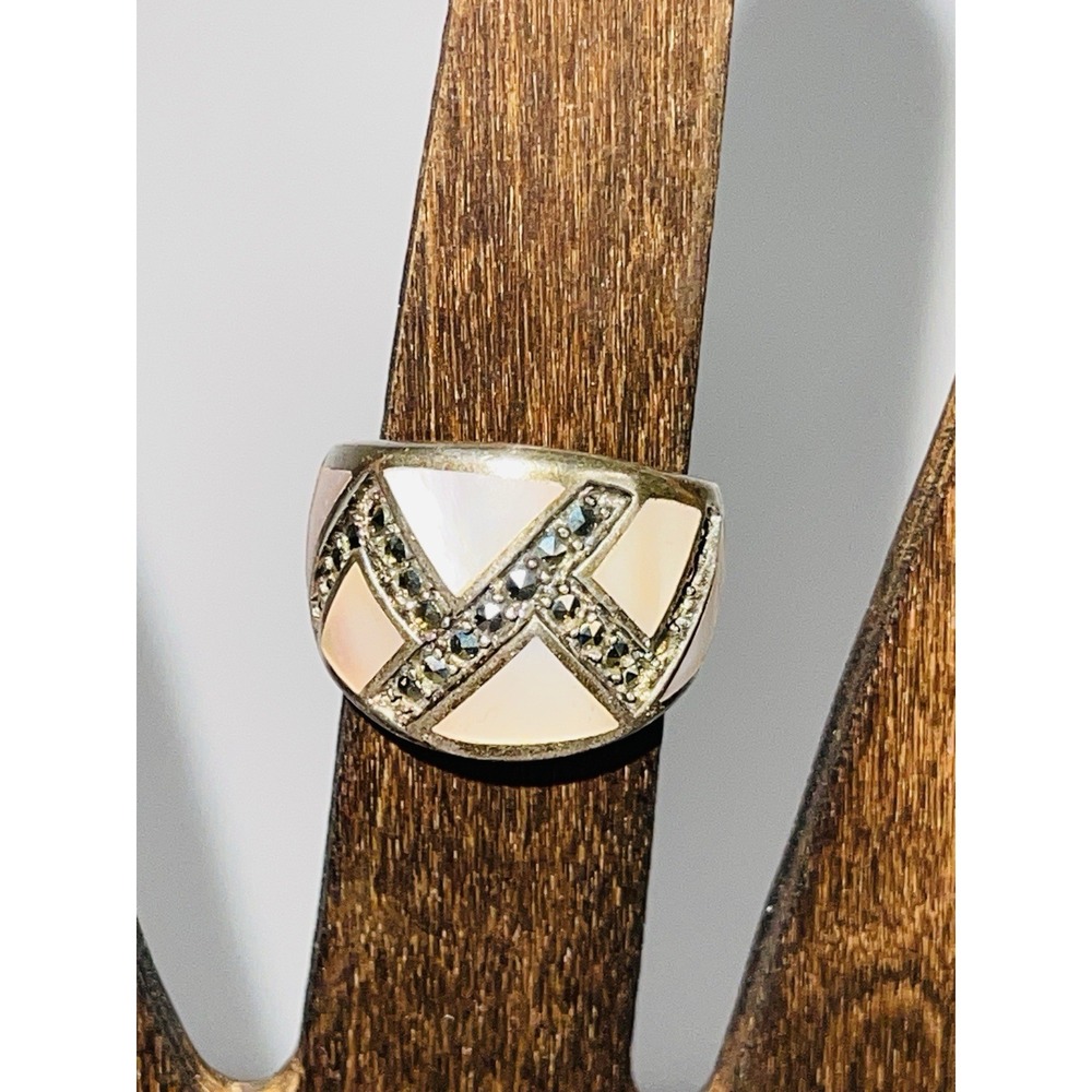 Vintage 925 Sterling Silver Mother of Pearl MOP Marcasite Inlay Ring Size 5.5